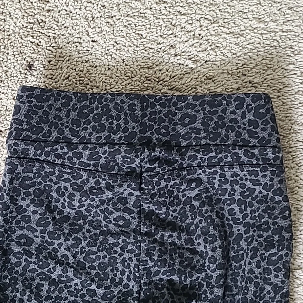 Loft leopard leggings XXSP - Picture 6 of 8